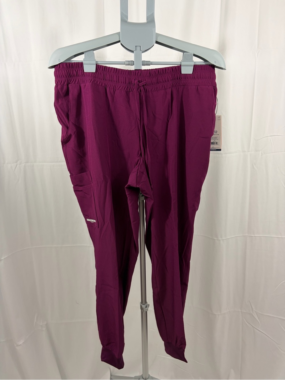 NWT Skechers by Barco Women’s Size LP Jogger Pants Scrubs Wine Purple